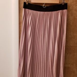 Medium LuLaRoe Elegant Pleated Jill Skirt
